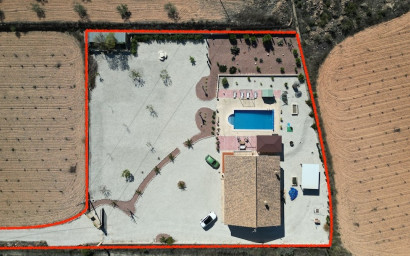 Resale - Villa -
Canada De La Lena