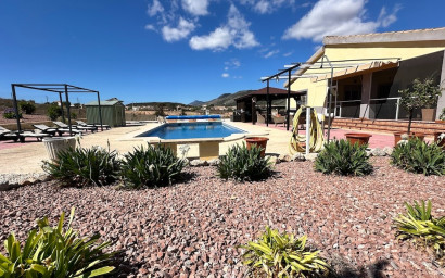 Resale - Villa -
Canada De La Lena