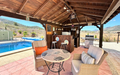 Resale - Villa -
Canada De La Lena