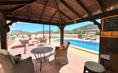 Resale - Villa -
Canada De La Lena
