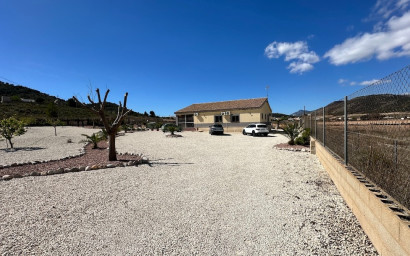 Resale - Villa -
Canada De La Lena