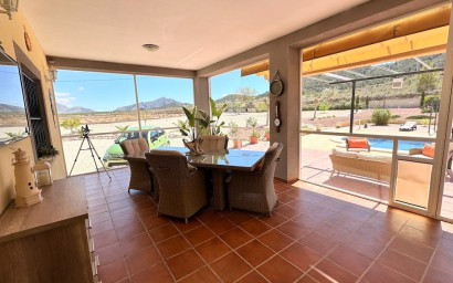 Resale - Villa -
Canada De La Lena