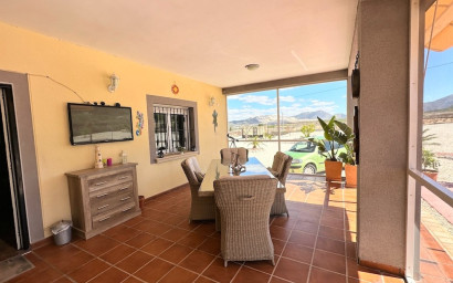 Resale - Villa -
Canada De La Lena