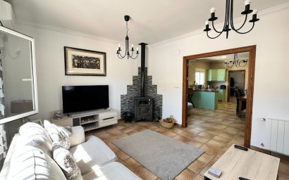 Resale - Villa -
Canada De La Lena
