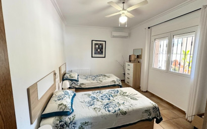 Resale - Villa -
Canada De La Lena