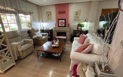 Herverkoop - Herenhuis -
Los Montesinos