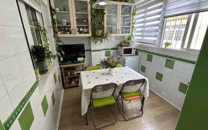 Herverkoop - Herenhuis -
Los Montesinos