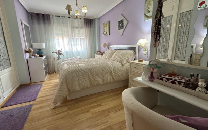 Herverkoop - Herenhuis -
Los Montesinos