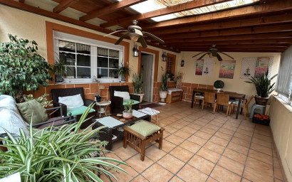 Herverkoop - Herenhuis -
Los Montesinos