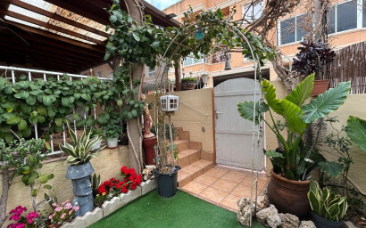 Herverkoop - Herenhuis -
Los Montesinos