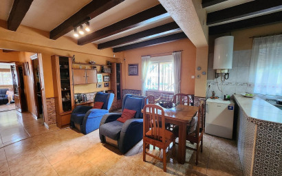 Resale - Villa -
Sax