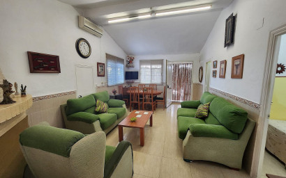 Resale - Villa -
Villena