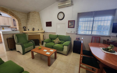 Resale - Villa -
Villena