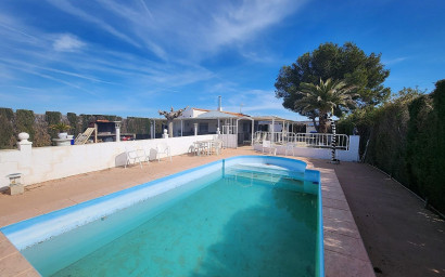 Resale - Villa -
Villena
