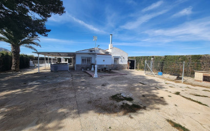 Resale - Villa -
Villena