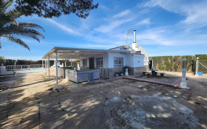 Resale - Villa -
Villena