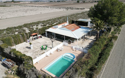 Resale - Villa -
Villena