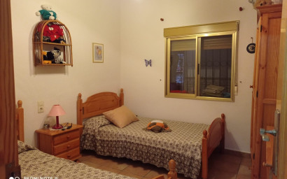 Resale - Finca / Country Property -
Novelda