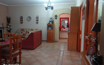 Resale - Finca / Country Property -
Novelda