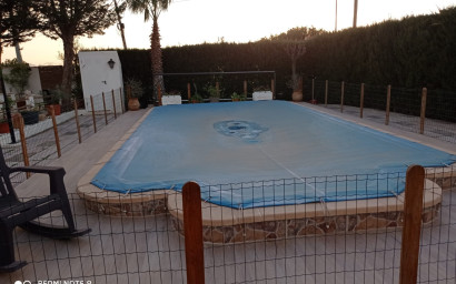 Resale - Finca / Country Property -
Novelda