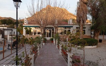 Resale - Finca / Country Property -
Novelda