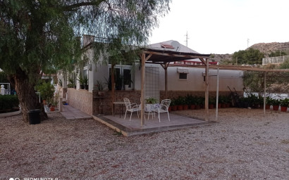 Resale - Finca / Country Property -
Novelda
