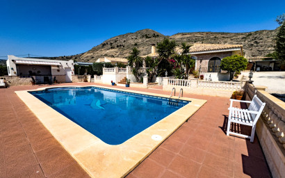 Resale - Villa -
Fortuna - FORTUNA