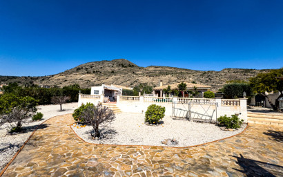 Resale - Villa -
Fortuna - FORTUNA