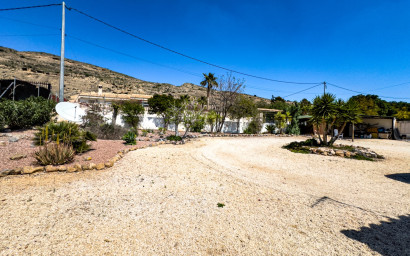 Resale - Villa -
Fortuna - FORTUNA