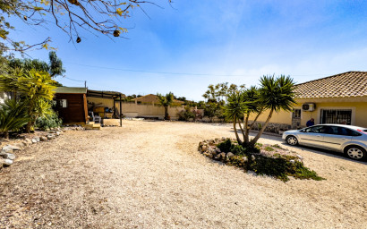 Resale - Villa -
Fortuna - FORTUNA