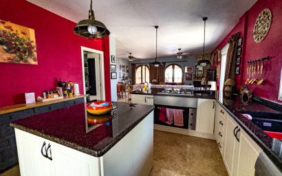 Resale - Villa -
Fortuna - FORTUNA