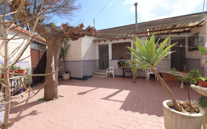 Resale - Villa -
Heredades - Heredades - Village