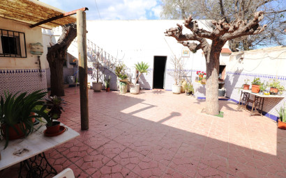 Resale - Villa -
Heredades - Heredades - Village