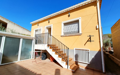 Herverkoop - Villa -
Hondón de los Fráiles