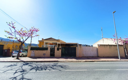 Herverkoop - Villa -
Hondón de los Fráiles