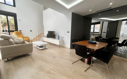 Revente - Villa -
Villamartín