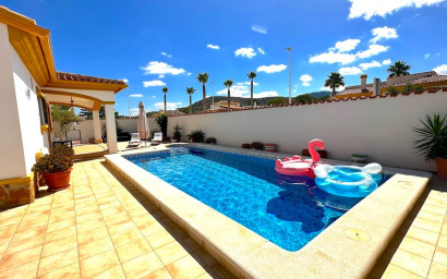 Herverkoop - Villa -
Hondón de las Nieves - La Montanosa