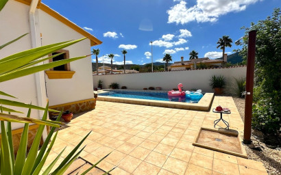 Herverkoop - Villa -
Hondón de las Nieves - La Montanosa