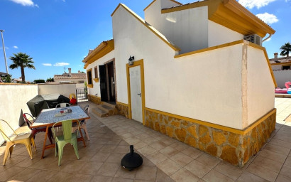 Herverkoop - Villa -
Hondón de las Nieves - La Montanosa