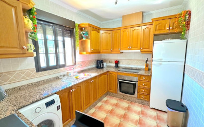 Herverkoop - Villa -
Hondón de las Nieves - La Montanosa