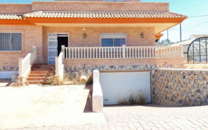 Resale - Villa -
Cañada del Trigo