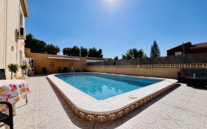 Resale - Villa -
San Miguel de Salinas