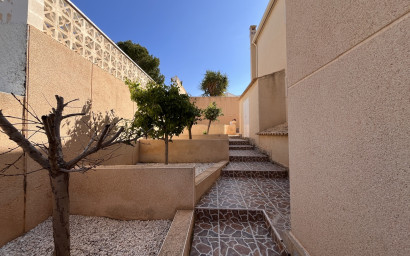 Resale - Villa -
San Miguel de Salinas