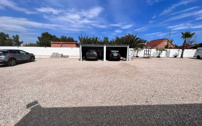Herverkoop - Landhuis -
Elche - La Marina
