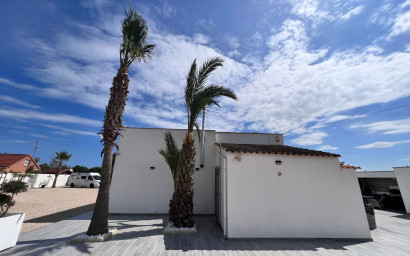 Herverkoop - Landhuis -
Elche - La Marina