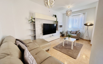 Revente - Maison mitoyenne -
Cabo Roig