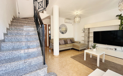 Revente - Maison mitoyenne -
Cabo Roig