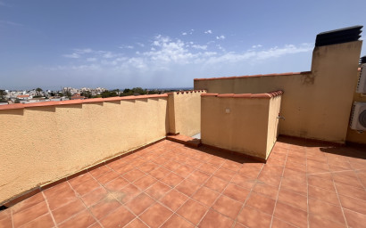 Revente - Maison mitoyenne -
Cabo Roig
