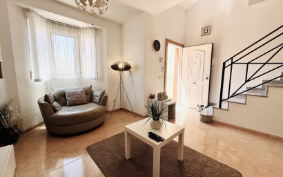 Revente - Maison mitoyenne -
Cabo Roig