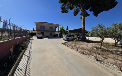 Herverkoop - Villa -
Mon&oacute;var - Monovar